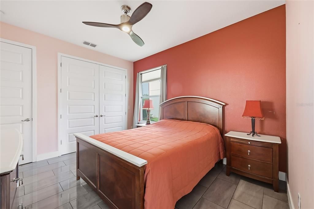 En Venta: $752,500 (5 camas, 3 baños, 3411 Pies cuadrados)