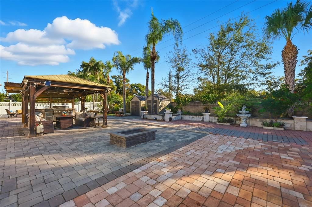 En Venta: $752,500 (5 camas, 3 baños, 3411 Pies cuadrados)