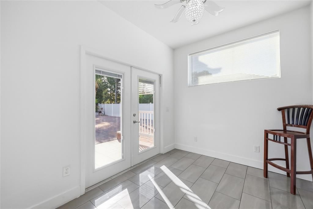 En Venta: $752,500 (5 camas, 3 baños, 3411 Pies cuadrados)