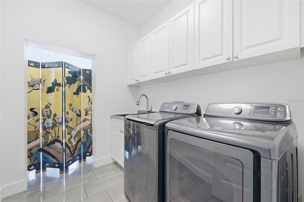 En Venta: $752,500 (5 camas, 3 baños, 3411 Pies cuadrados)