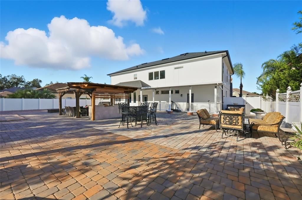 En Venta: $752,500 (5 camas, 3 baños, 3411 Pies cuadrados)