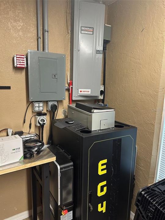 For Sale: $619,999 (4 beds, 2 baths, 2518 Square Feet)