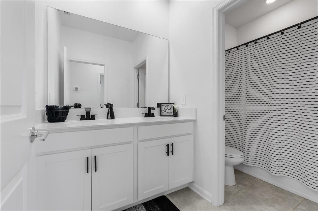 En Venta: $499,990 (5 camas, 3 baños, 3291 Pies cuadrados)