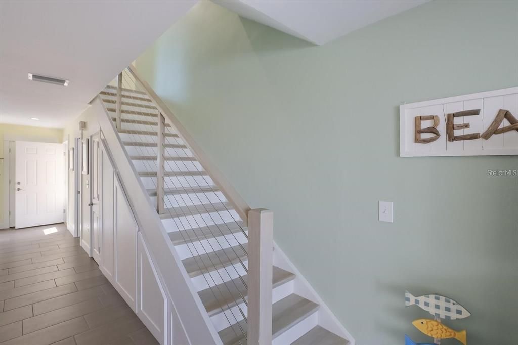 For Sale: $2,995,000 (2 beds, 2 baths, 1131 Square Feet)