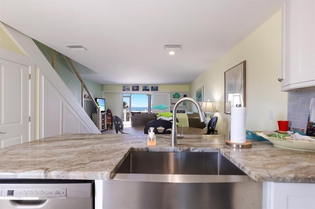 For Sale: $2,995,000 (2 beds, 2 baths, 1131 Square Feet)