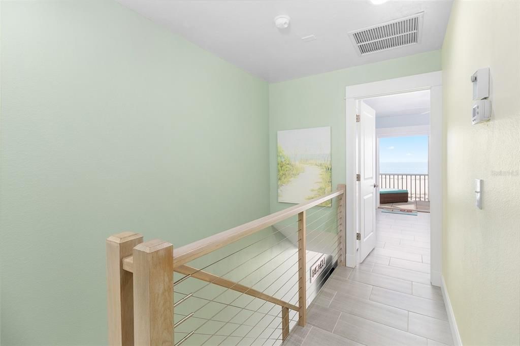 For Sale: $2,995,000 (2 beds, 2 baths, 1131 Square Feet)