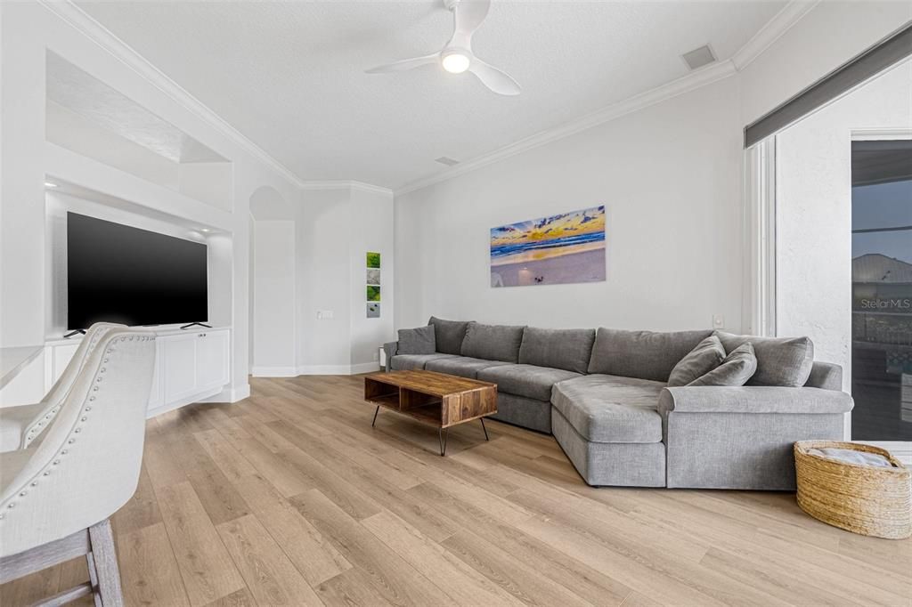 For Sale: $999,000 (4 beds, 3 baths, 2433 Square Feet)