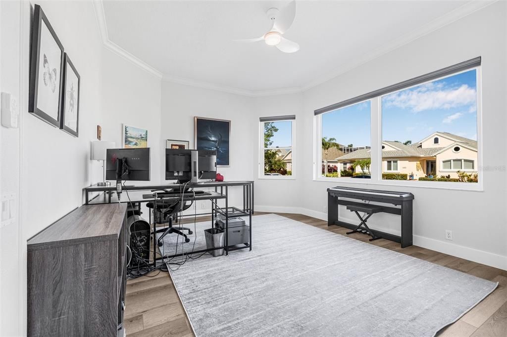 For Sale: $999,000 (4 beds, 3 baths, 2433 Square Feet)