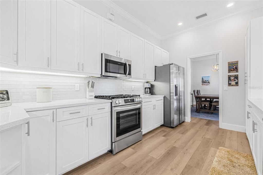 For Sale: $999,000 (4 beds, 3 baths, 2433 Square Feet)