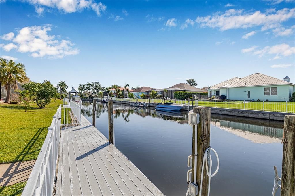 For Sale: $999,000 (4 beds, 3 baths, 2433 Square Feet)