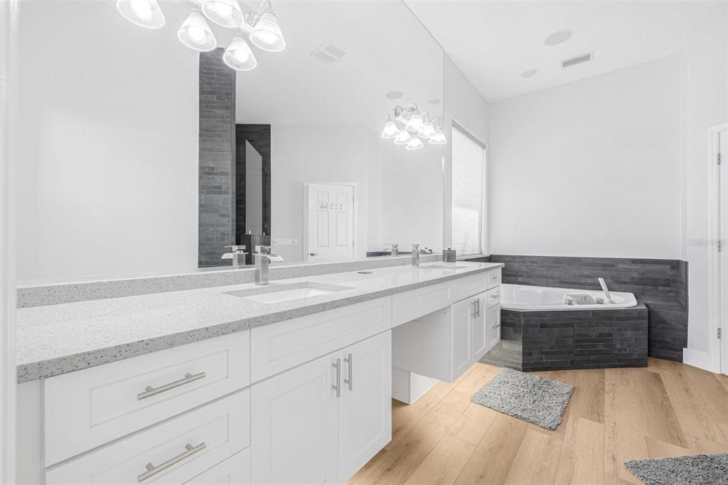 For Sale: $999,000 (4 beds, 3 baths, 2433 Square Feet)