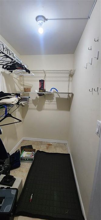 Activo con contrato: $210,000 (4 camas, 2 baños, 924 Pies cuadrados)