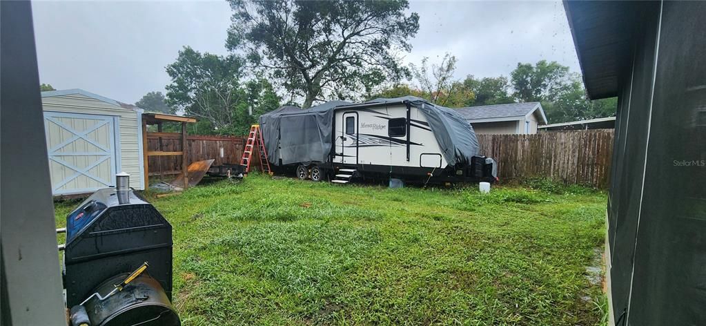 Activo con contrato: $210,000 (4 camas, 2 baños, 924 Pies cuadrados)