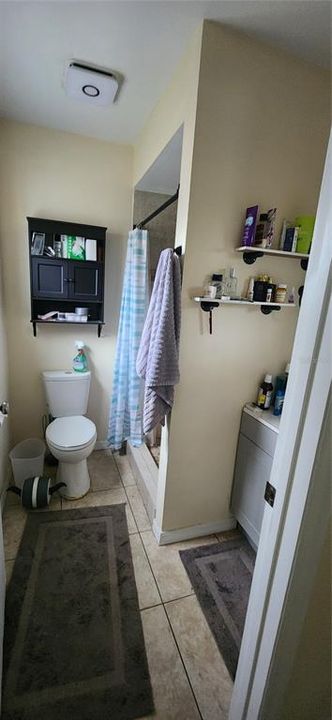 Activo con contrato: $210,000 (4 camas, 2 baños, 924 Pies cuadrados)