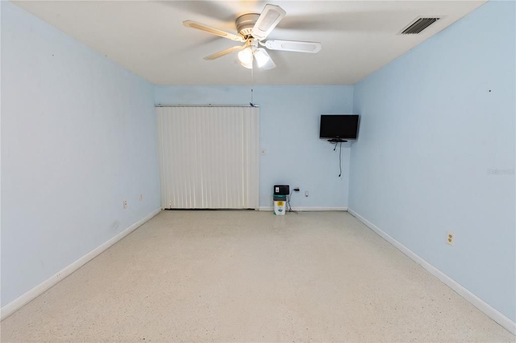 For Sale: $205,000 (2 beds, 2 baths, 1704 Square Feet)