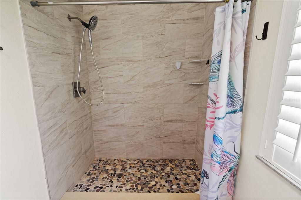 For Sale: $205,000 (2 beds, 2 baths, 1704 Square Feet)