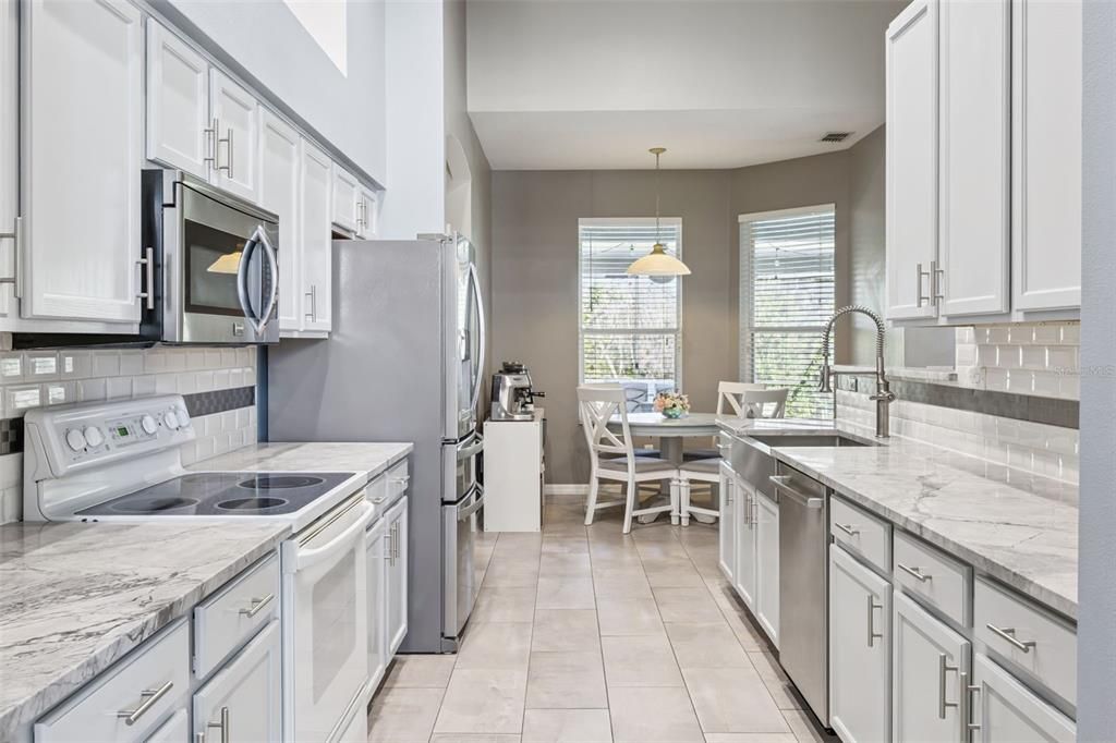 Под контрактом: $525,000 (4 спален, 2 ванн, 2141 Квадратных фут)