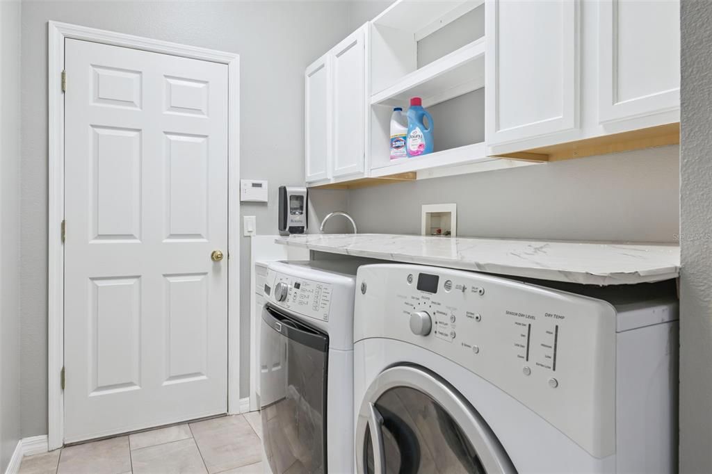 Под контрактом: $525,000 (4 спален, 2 ванн, 2141 Квадратных фут)