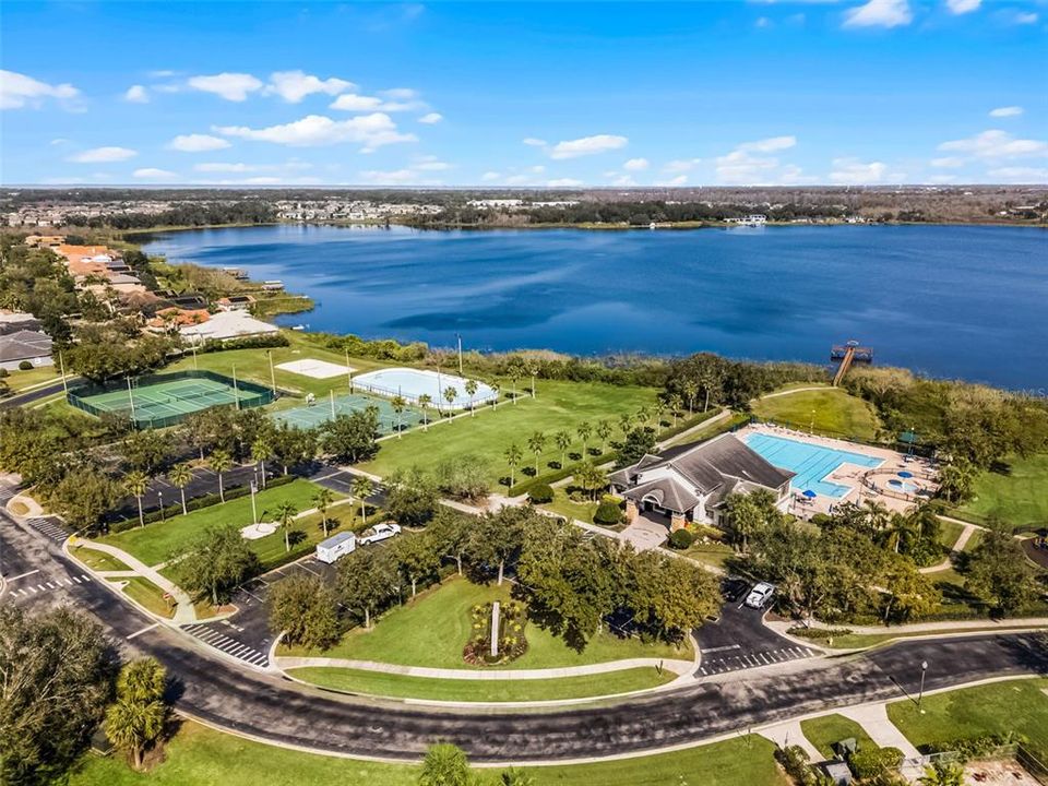 Под контрактом: $525,000 (4 спален, 2 ванн, 2141 Квадратных фут)