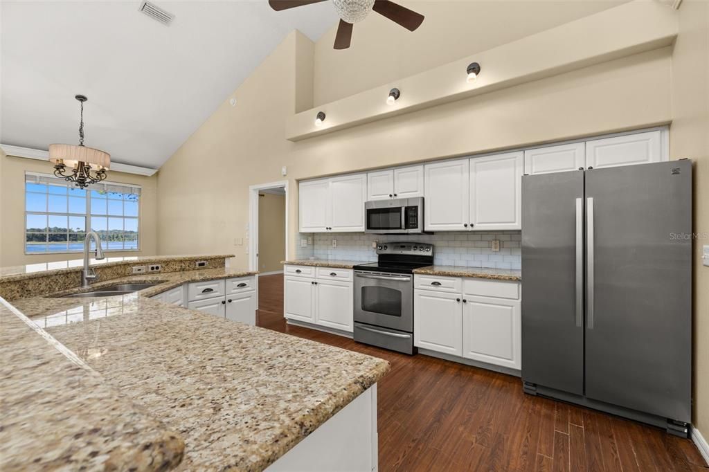 На продажу: $599,000 (5 спален, 4 ванн, 3067 Квадратных фут)