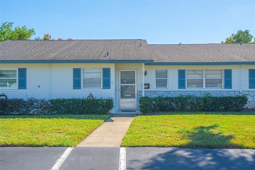 For Sale: $165,000 (2 beds, 2 baths, 979 Square Feet)