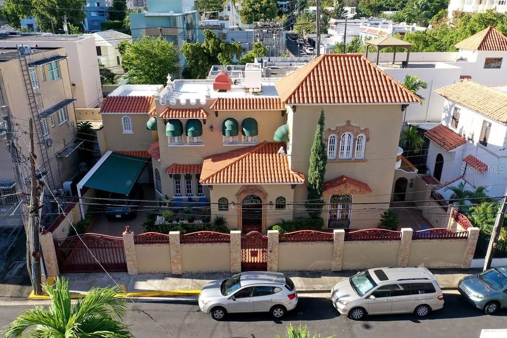 En Renta: $11,000 (4 camas, 5 baños, 3557 Pies cuadrados)