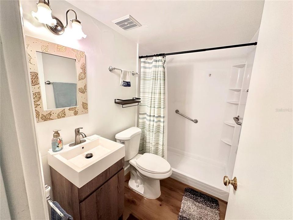 For Sale: $148,000 (1 beds, 1 baths, 628 Square Feet)