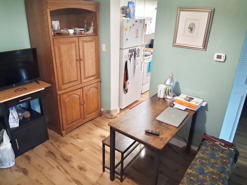 For Sale: $148,000 (1 beds, 1 baths, 628 Square Feet)