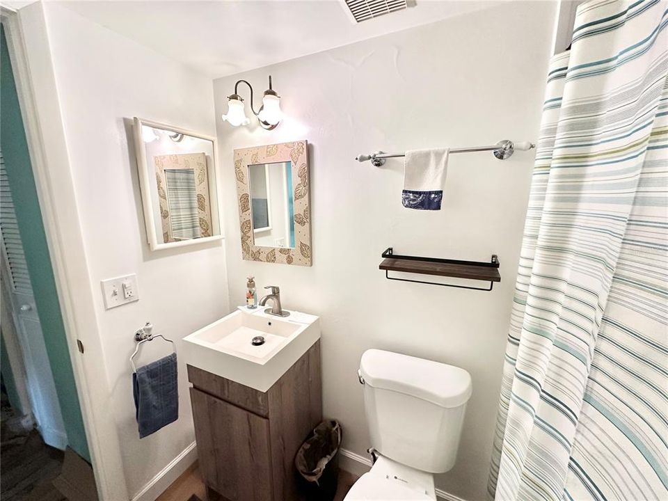 For Sale: $148,000 (1 beds, 1 baths, 628 Square Feet)