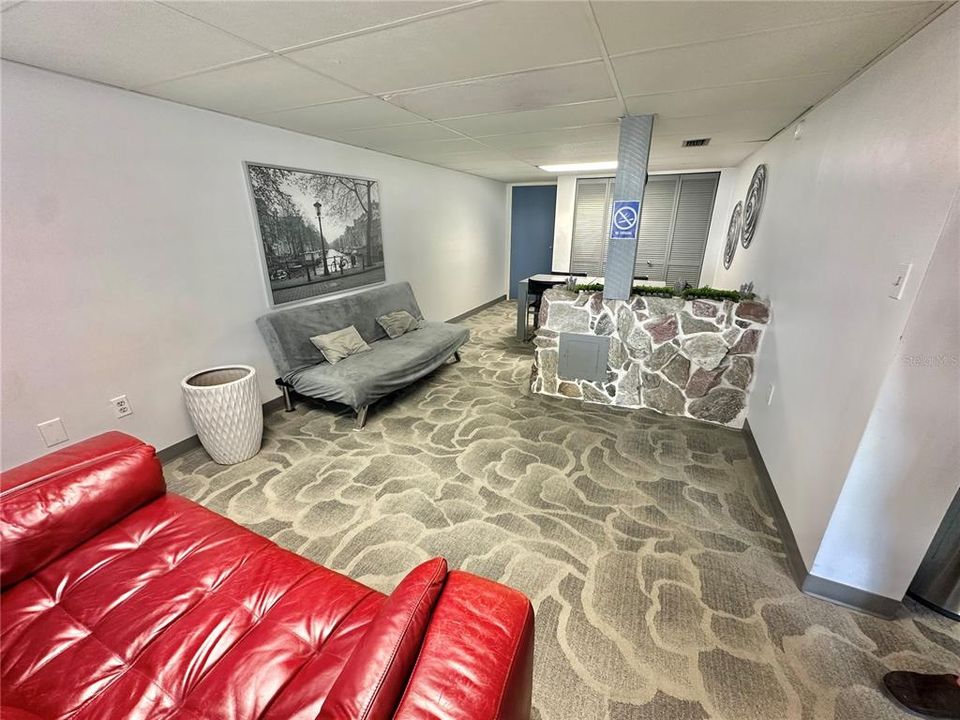 For Sale: $148,000 (1 beds, 1 baths, 628 Square Feet)