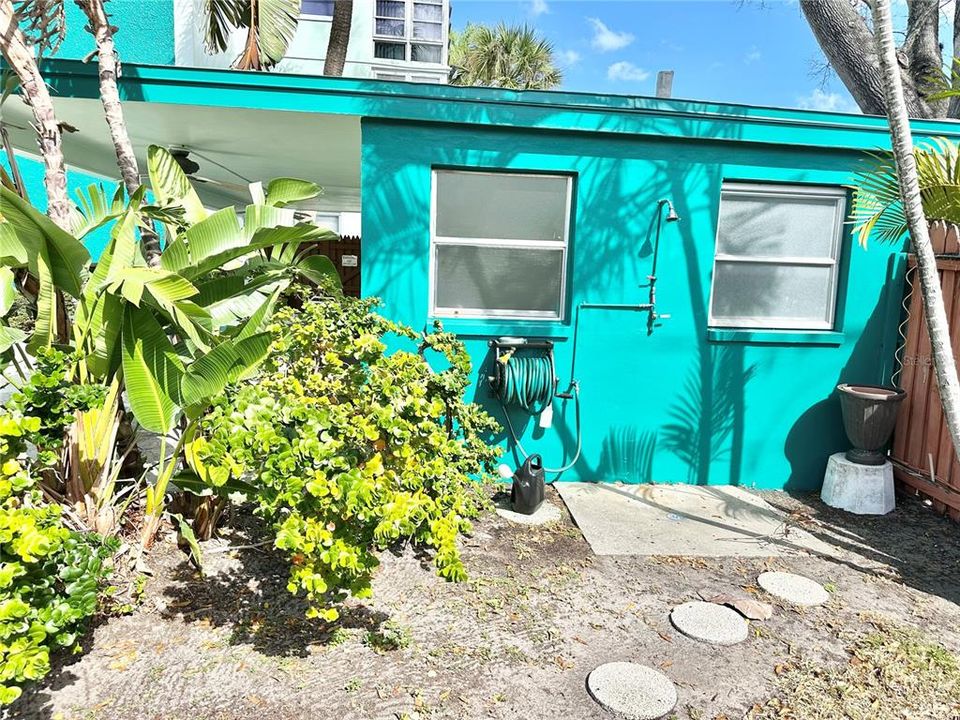 For Sale: $148,000 (1 beds, 1 baths, 628 Square Feet)