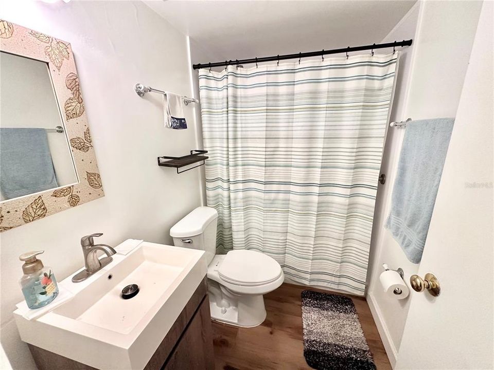 For Sale: $148,000 (1 beds, 1 baths, 628 Square Feet)