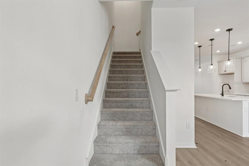 合同活跃: $449,990 (3 贝兹, 2 浴室, 1696 平方英尺)