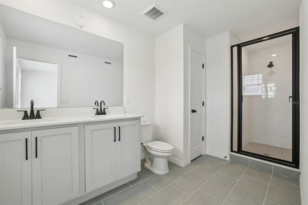 合同活跃: $449,990 (3 贝兹, 2 浴室, 1696 平方英尺)