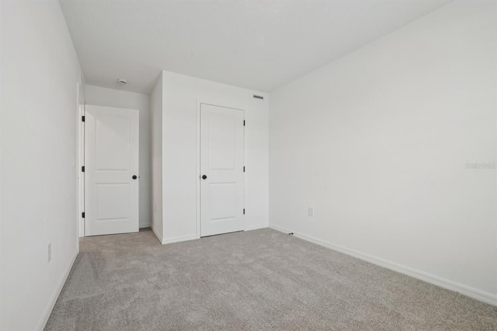 合同活跃: $449,990 (3 贝兹, 2 浴室, 1696 平方英尺)