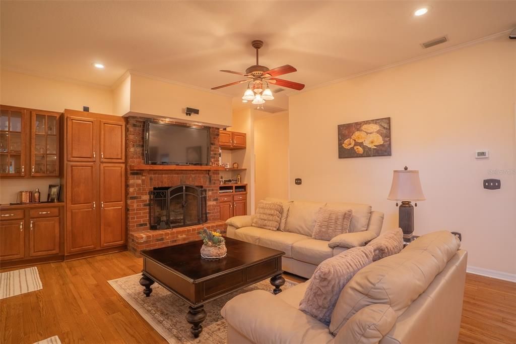 For Sale: $995,000 (4 beds, 3 baths, 3037 Square Feet)