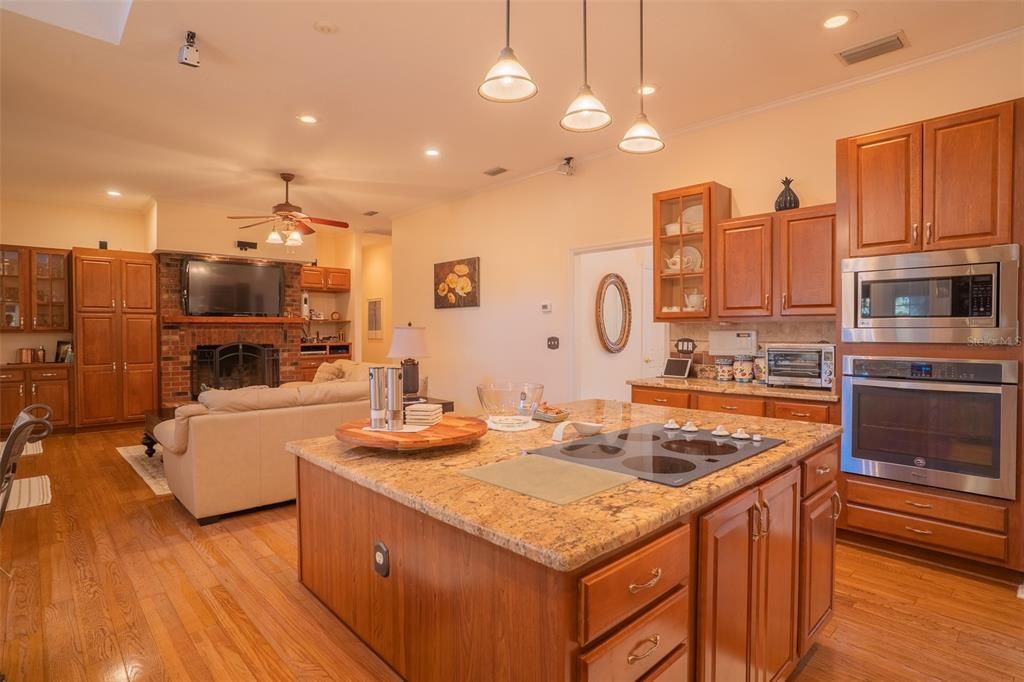 For Sale: $995,000 (4 beds, 3 baths, 3037 Square Feet)