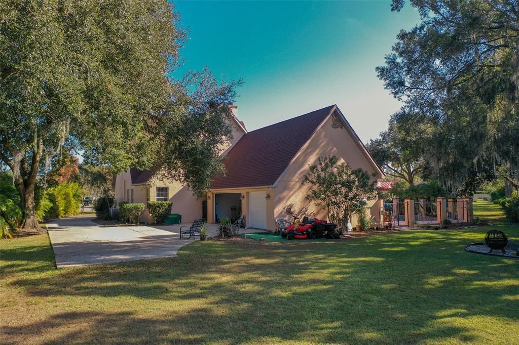 For Sale: $995,000 (4 beds, 3 baths, 3037 Square Feet)