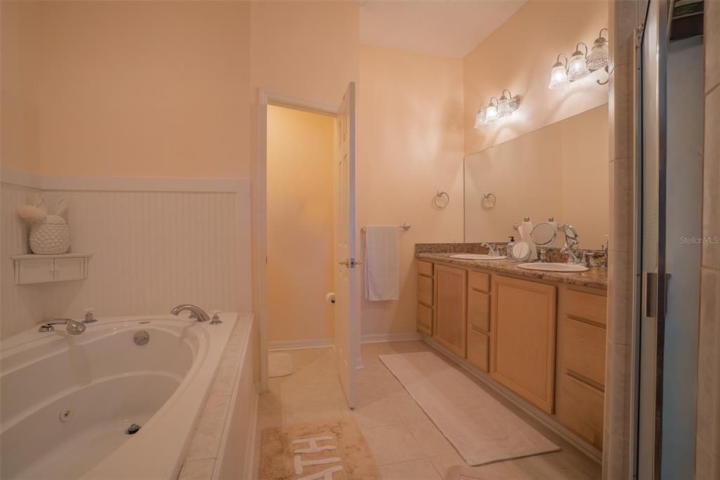 For Sale: $995,000 (4 beds, 3 baths, 3037 Square Feet)