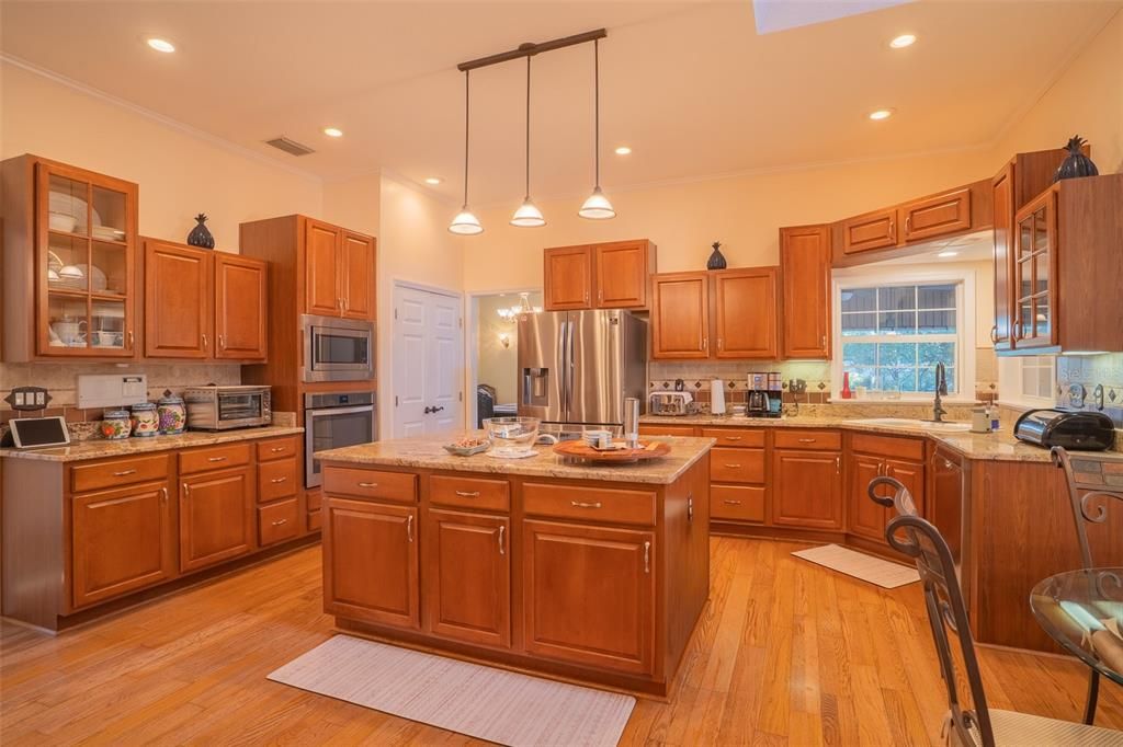 For Sale: $995,000 (4 beds, 3 baths, 3037 Square Feet)