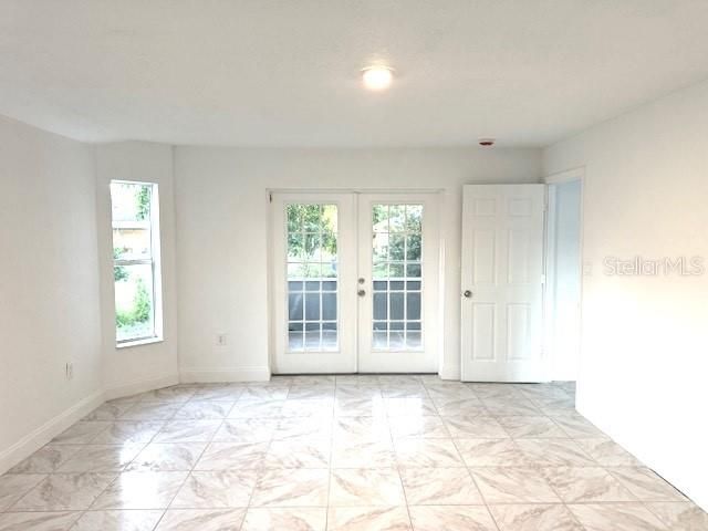 合同活跃: $1,795 (3 贝兹, 2 浴室, 2047 平方英尺)