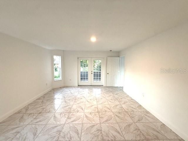 合同活跃: $1,795 (3 贝兹, 2 浴室, 2047 平方英尺)