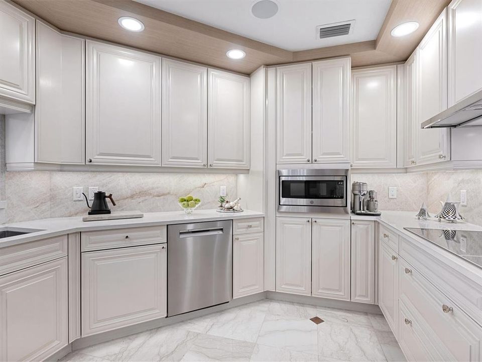 На продажу: $3,360,000 (3 спален, 3 ванн, 2799 Квадратных фут)