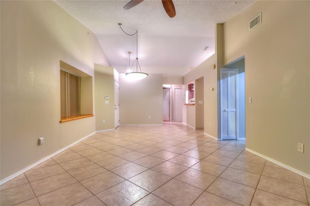 En Renta: $1,795 (3 camas, 2 baños, 1080 Pies cuadrados)