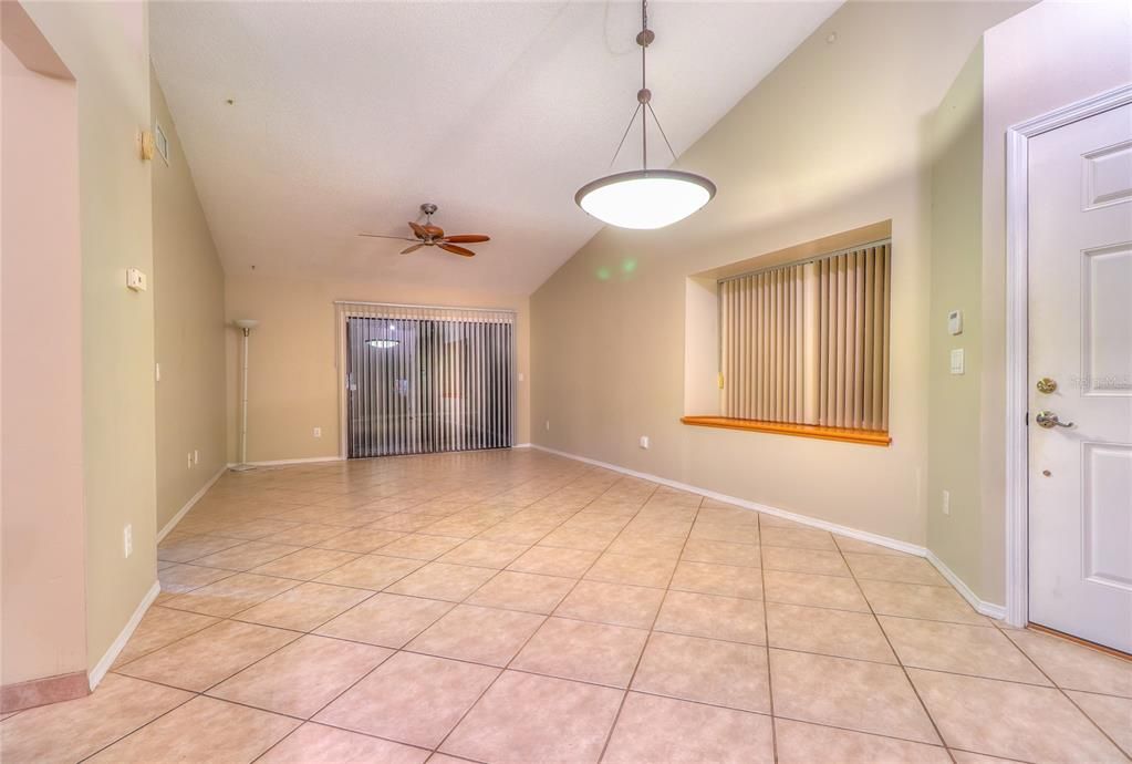 En Renta: $1,795 (3 camas, 2 baños, 1080 Pies cuadrados)