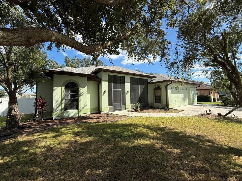 Под контрактом: $369,000 (3 спален, 2 ванн, 1940 Квадратных фут)