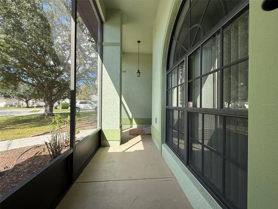 Под контрактом: $369,000 (3 спален, 2 ванн, 1940 Квадратных фут)