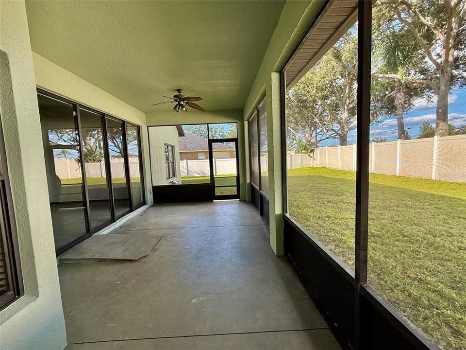 Под контрактом: $369,000 (3 спален, 2 ванн, 1940 Квадратных фут)