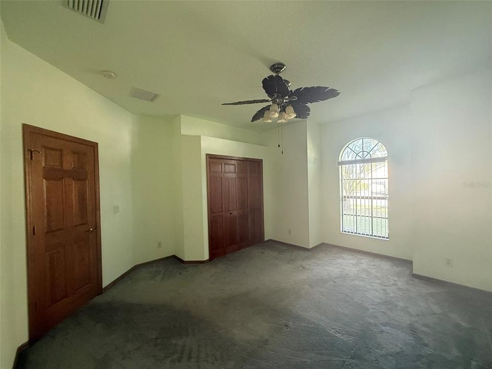 Под контрактом: $369,000 (3 спален, 2 ванн, 1940 Квадратных фут)