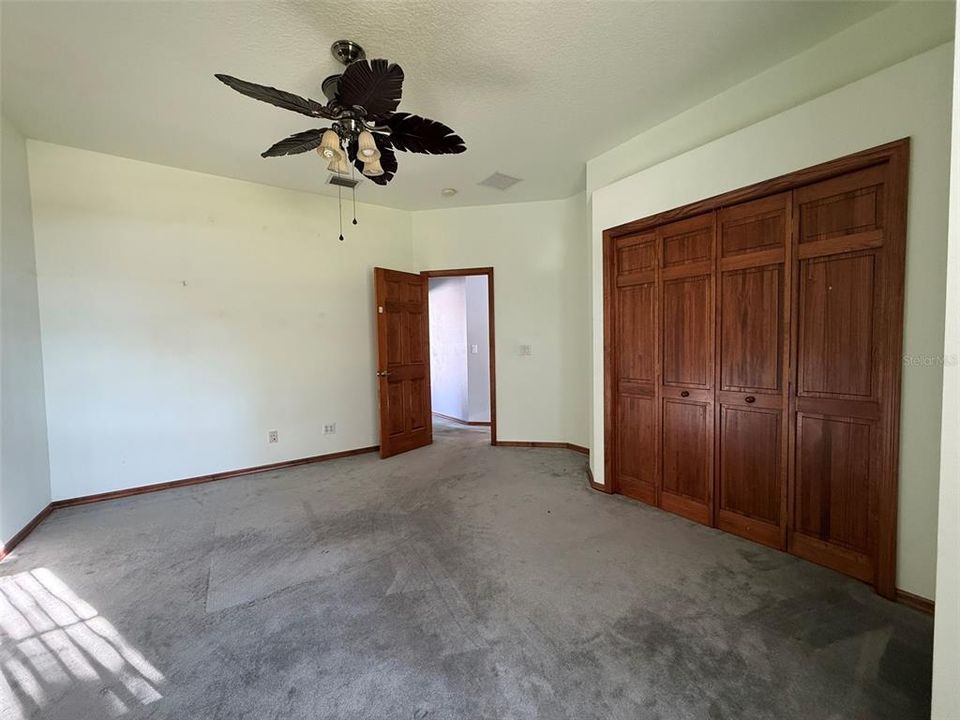 Под контрактом: $369,000 (3 спален, 2 ванн, 1940 Квадратных фут)